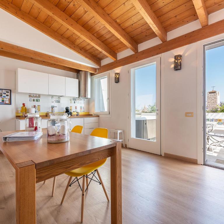 "Bea's Terrace" - Private Jacuzzi and panoramic rooftop in the City Centre - Vacation Home - 7