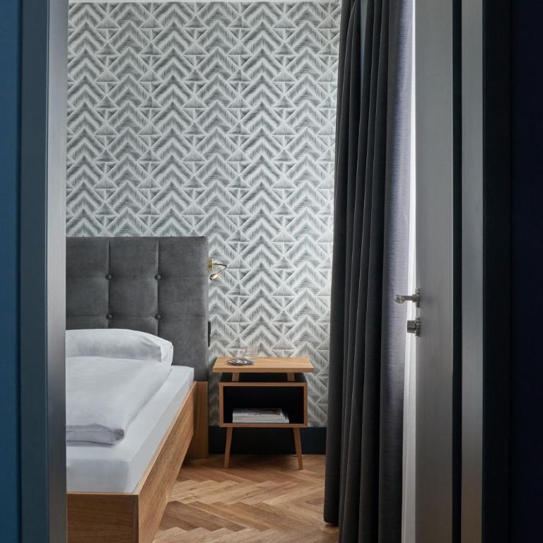 Hotel MIO by AMANO - Habitación con cama extragrande. - 8