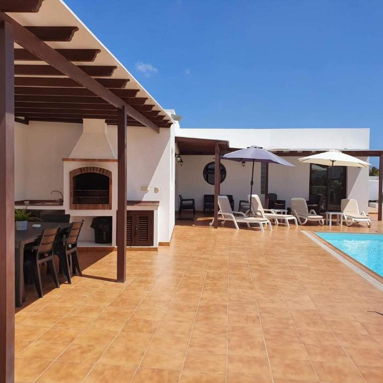 Villa Santana - Three-Bedroom Villa - 1