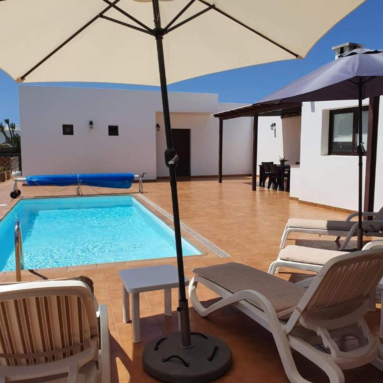Villa Santana - Three-Bedroom Villa - 19