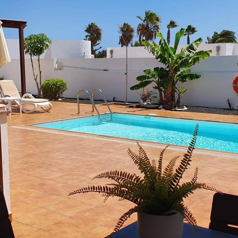 Villa Santana - Three-Bedroom Villa - 22