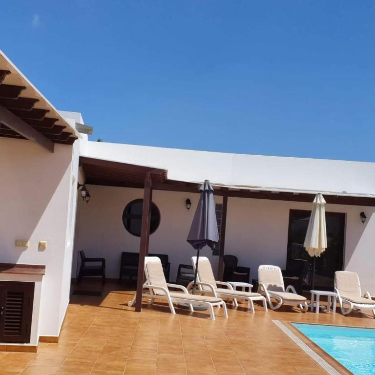 Villa Santana - Three-Bedroom Villa - 26