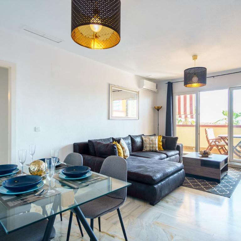 Spacious Beachfront Flat with Sea Views and Private Indoor Parking - Apartment - 5