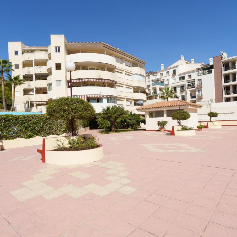 Spacious Beachfront Flat with Sea Views and Private Indoor Parking - Apartment - 39