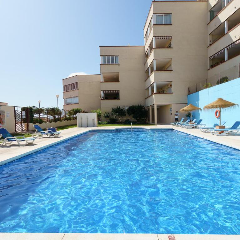 Spacious Beachfront Flat with Sea Views and Private Indoor Parking - Apartment - 30