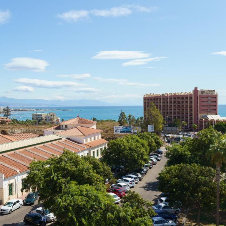 Spacious Beachfront Flat with Sea Views and Private Indoor Parking - Apartment - 41