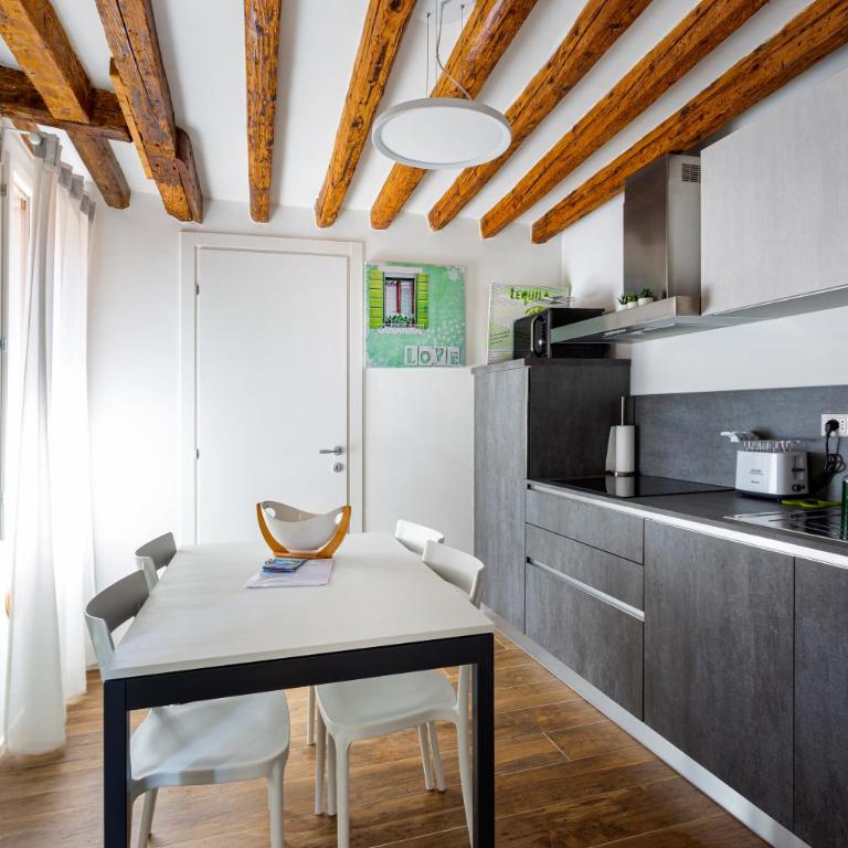 Hostmate - Venezia - Salizada - Appartamento con 2 Camere da Letto - 5
