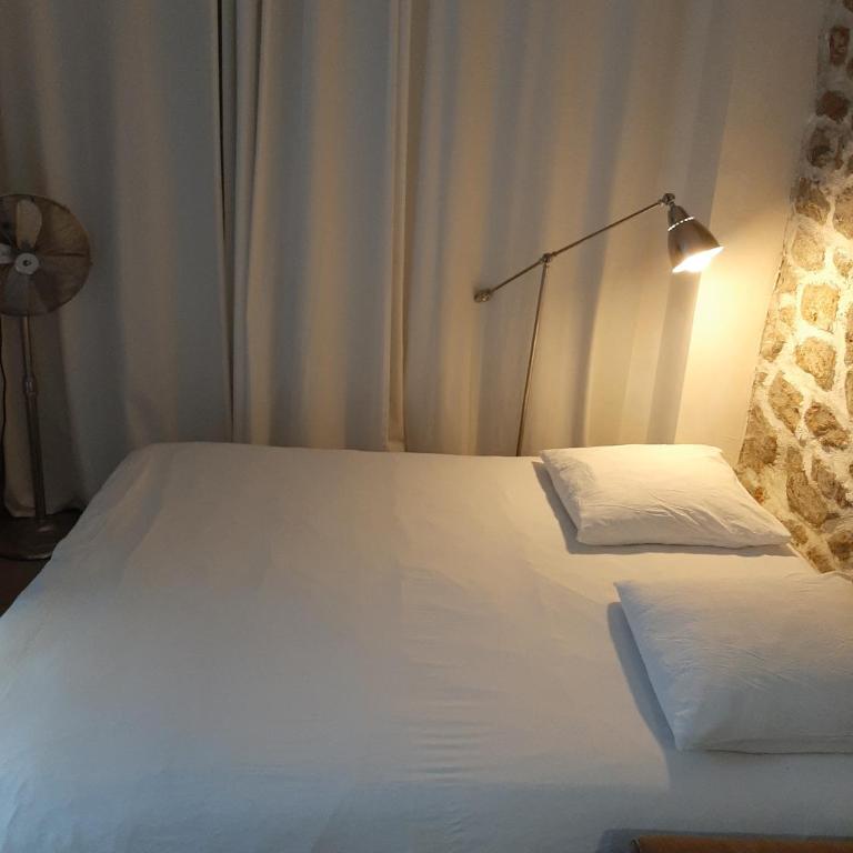 Villa des iris - Chambre Double ou Lits Jumeaux (Rez-de-Chaussée) - 5