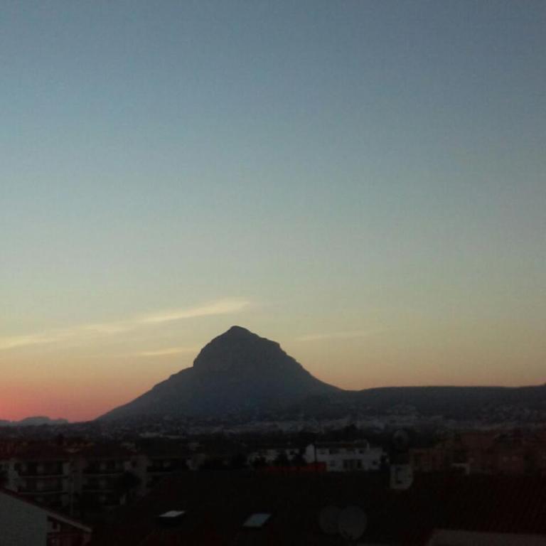 ACOGEDOR Y PRECIOSO ÁTICO EN JAVEA Primera línea playa - Apartamento de 2 dormitorios - 55