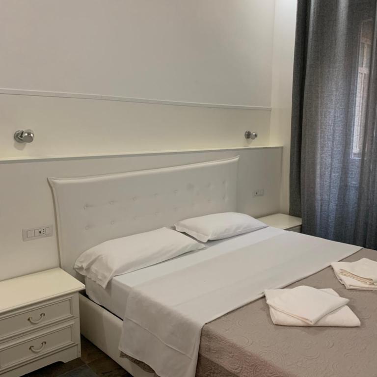 Golden Nice - Deluxe Double Room - 10