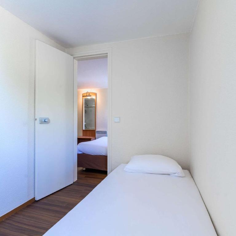 Comfort Hotel Amiens Nord - Chambre Triple Standard - Non-Fumeurs - 4