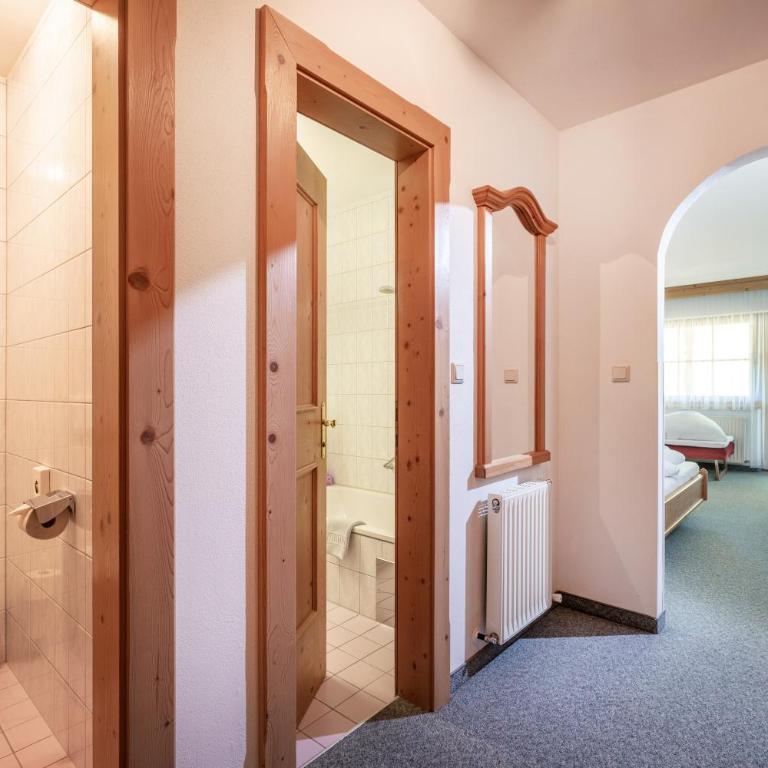 Hotel Garni Hanslerhof " Urlaub am Bauernhof " - Junior Suite mit Balkon - 6