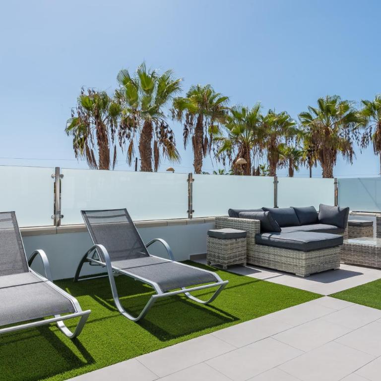 Luxurious 5* VILLA - 300M2 - private HEATED pool - garage - WiFi - Two-Bedroom Villa - 37
