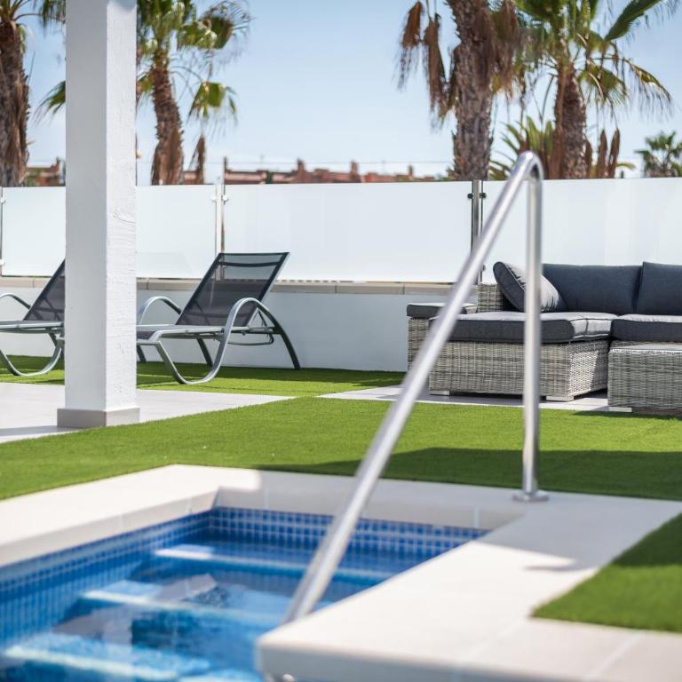 Luxurious 5* VILLA - 300M2 - private HEATED pool - garage - WiFi - Two-Bedroom Villa - 30