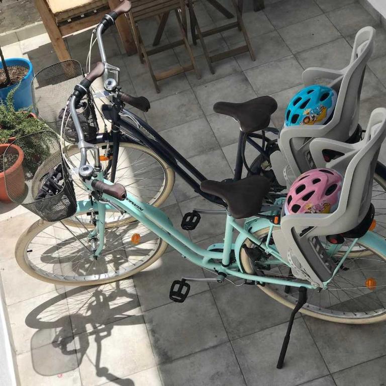Malaga Beach House, 2 city bikes, 2 children's bikes, WiFi, BIG terrace, BBQ, Family, Childfriendly - Two-Bedroom House - 6
