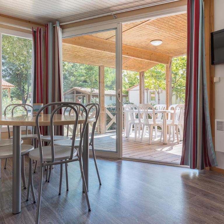 Camping Le Méditerranée Argelès - Domaine piétonnier - Chalet Prestige (6 Adultes) - 5