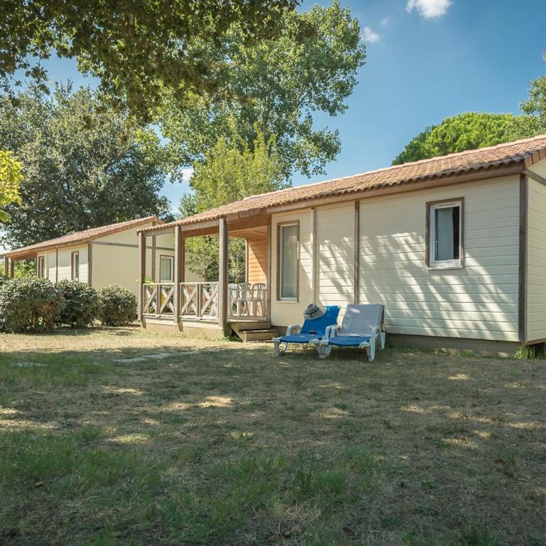 Camping Le Méditerranée Argelès - Domaine piétonnier - Chalet Prestige (6 Adultes) - 2