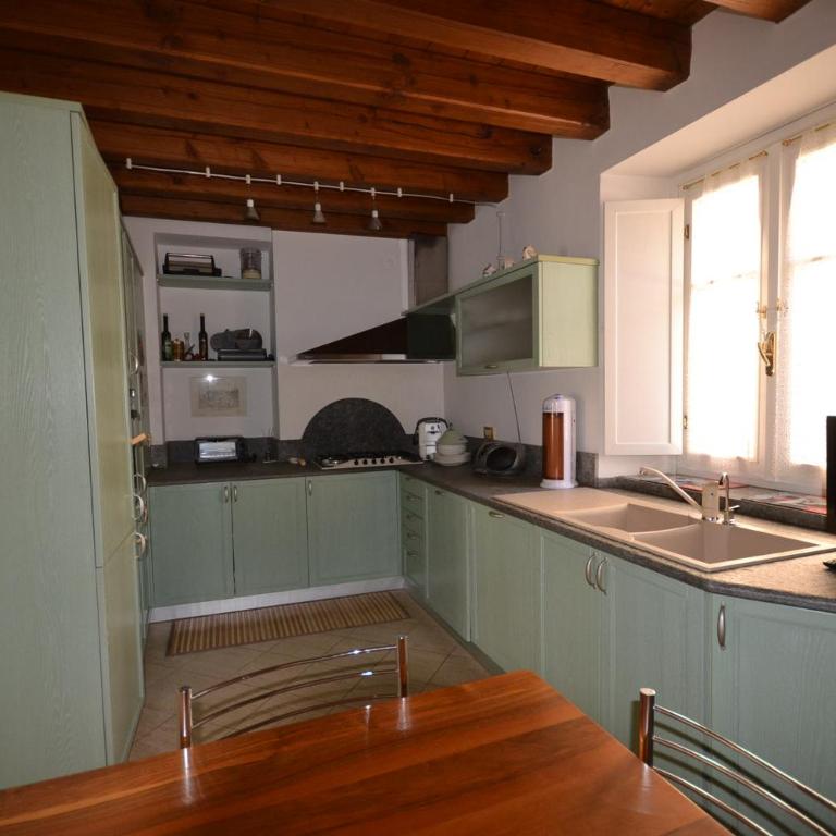 Attico in centro storico con wifi e posto auto privato - CIR VDA AOSTA 0267 - Three-Bedroom Apartment - 3