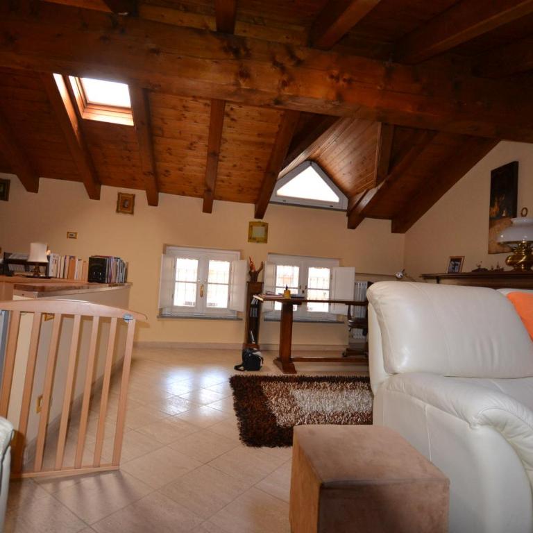 Attico in centro storico con wifi e posto auto privato - CIR VDA AOSTA 0267 - Three-Bedroom Apartment - 11