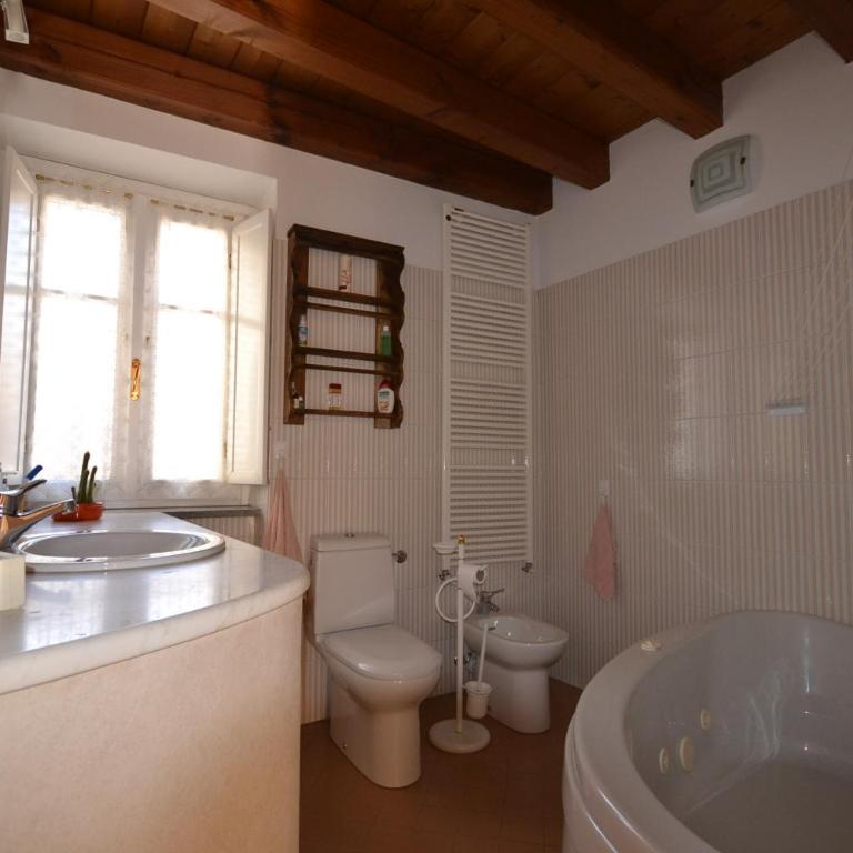 Attico in centro storico con wifi e posto auto privato - CIR VDA AOSTA 0267 - Three-Bedroom Apartment - 8