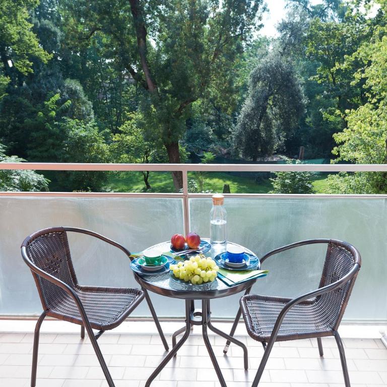 BOTANIKA - Three-Bedroom Apartment - 8
