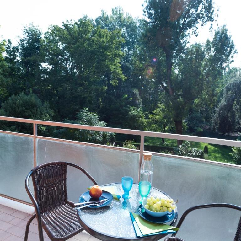 BOTANIKA - Three-Bedroom Apartment - 15