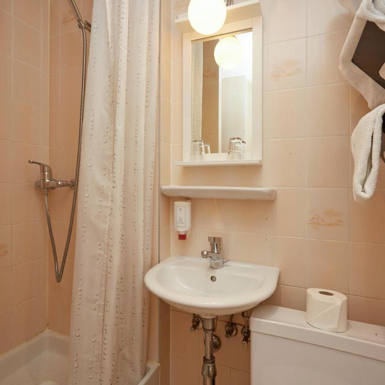 Hotel Central - Grande Chambre pour 5 personnes - 1