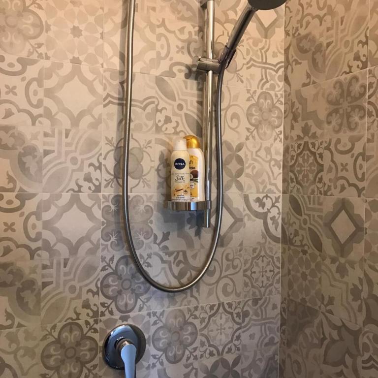 Safran - Camera Matrimoniale con Bagno Privato - 4