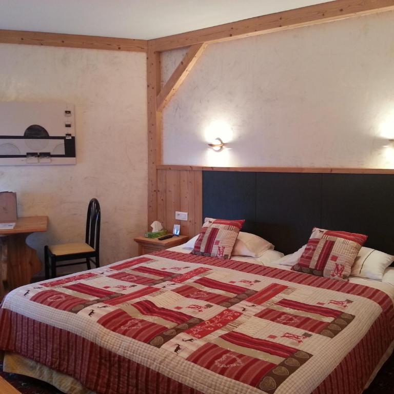 Hotel Le Littoral - Chambre Lits Jumeaux Traditionnelle - Vue Partielle sur Lac - 1