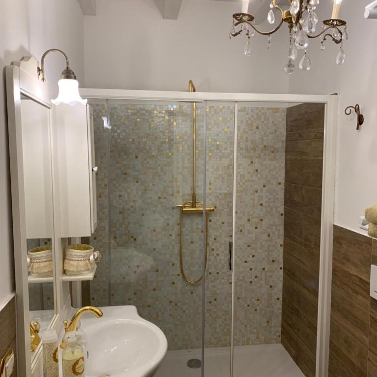 Il Giardino Segreto Arona, Charming Apartments - Appartamento con 1 Camera da Letto e con Giardino - 25