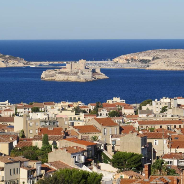 Studio calme et très lumineux, au pied de notre Dame de la Garde - Appartement 1 Chambre - 21