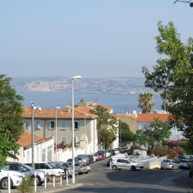 Studio calme et très lumineux, au pied de notre Dame de la Garde - Appartement 1 Chambre - 25