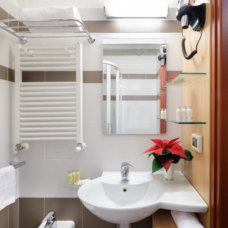 TH Marilleva - Habitación Cuádruple (2 adultos + 2 niños) - 2