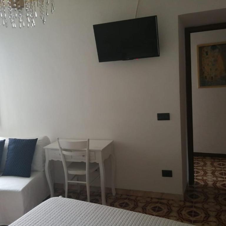 Antico Borgo - Deluxe Room - 5