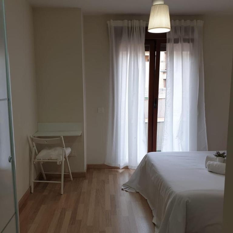 Apartamento Turistico Puente Romano P3 BAJO - B - Apartamento con ducha - 4