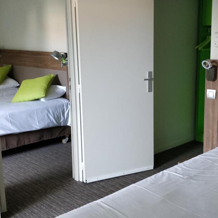 Campanile Narbonne A9/A61 - Chambre Quadruple Génération Suivante - 1