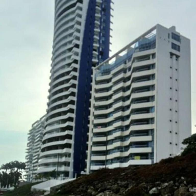 Dpto Moderno Frente al Mar. Edf: Deymar 7mo Piso - Apartamento de 2 dormitorios - 10