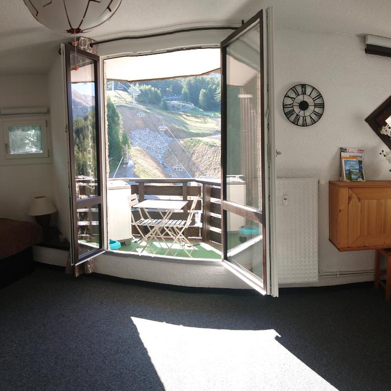 Studio Le Boussolenc - Monolocale con Vista Montagna - 2
