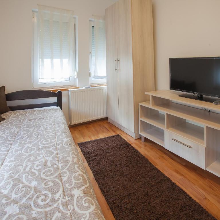 Guesthouse Rota - Dvokrevetna Soba sa Zasebnim Krevetima i Zajedničkim Kupatilom - 6