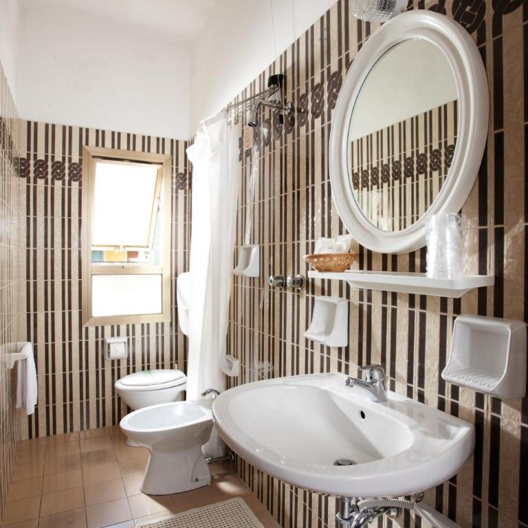 Hotel Diana - Camera Familiare - 9