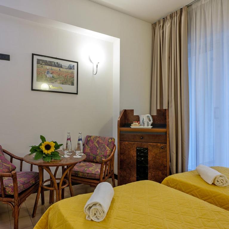 Hotel Olimpo le Terrazze - Camera Matrimoniale/Doppia con Letti Singoli con Balcone e Vista Mare - 7