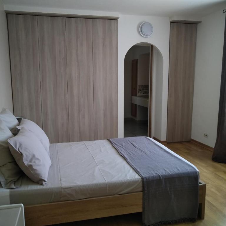 Villa Le Clos Fleuri - Chambre Double avec Salle de Bains Privative - 5