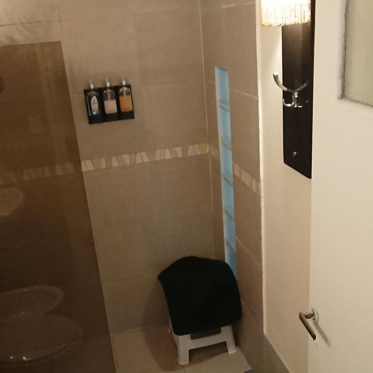 Excelente departamento con balcón a la calle sobre avenida - Apartamento con balcón - 18