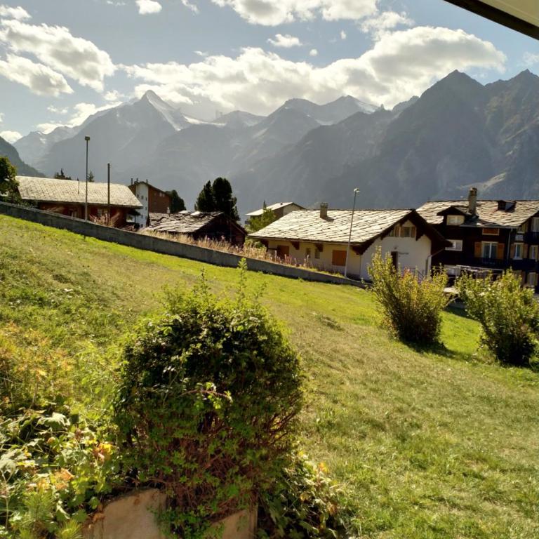 Schöne und Moderne Ferienwohnung - Two-Bedroom Apartment with Mountain View - 11