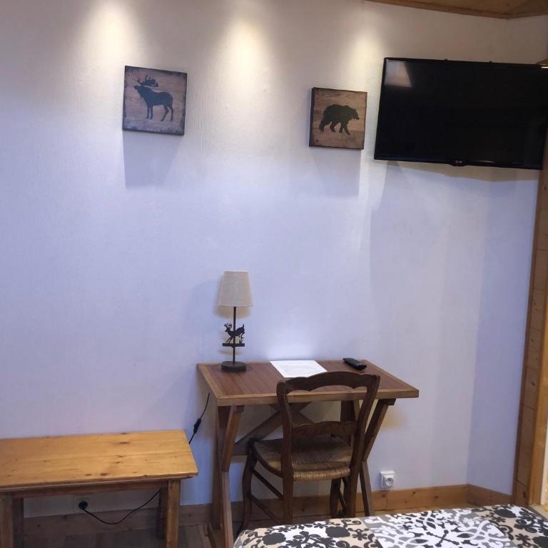 AU COEUR DES ALPES - Chambre Double ou Lits Jumeaux avec Salle de Bains - 3