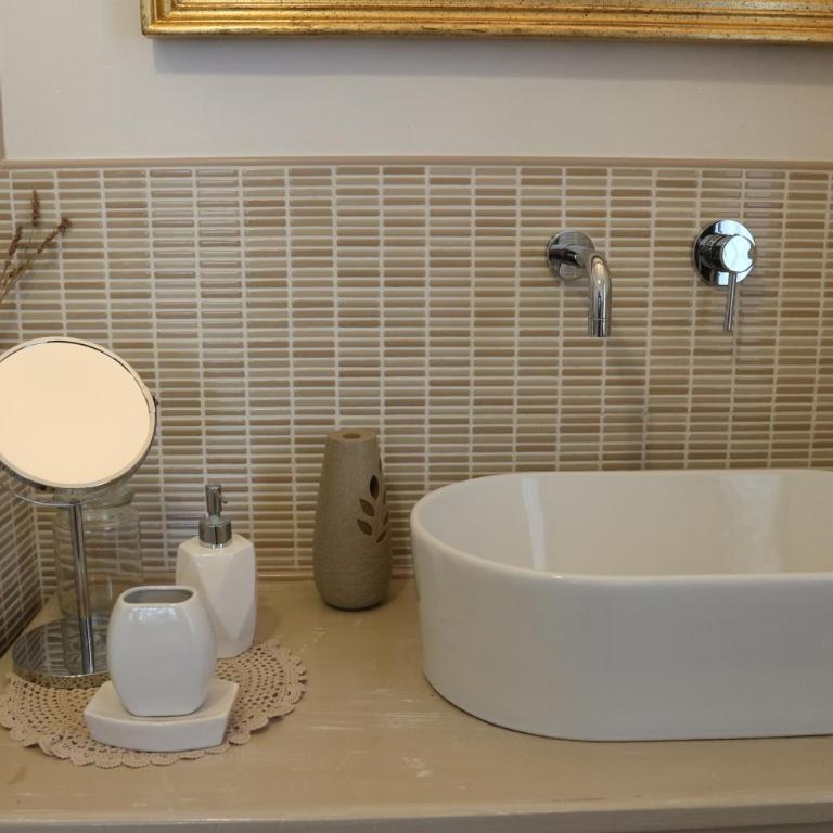 B&B Casa Elena Camere e Appartamenti sul Lago di Garda - Camera Matrimoniale Comfort - 9