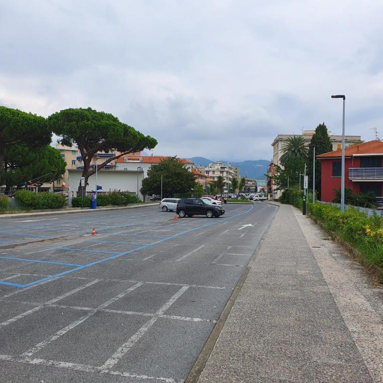 Central Sestri Executive 2 Bedroom&Huge Terrace - Appartamento con Balcone - 1