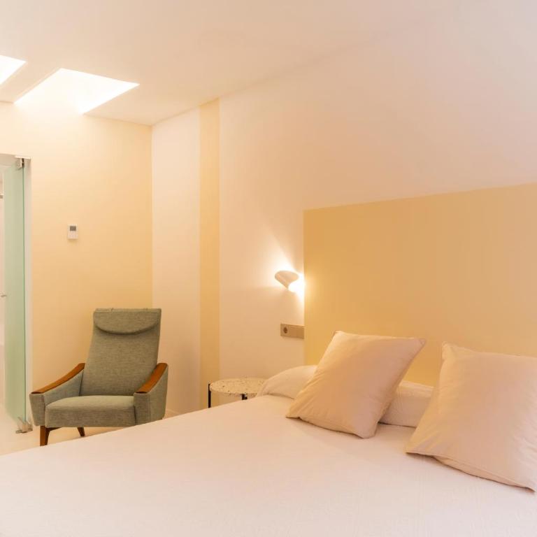 Fonda Llabres Boutique - Habitación Doble Deluxe con bañera de hidromasaje - 1 o 2 camas - 6