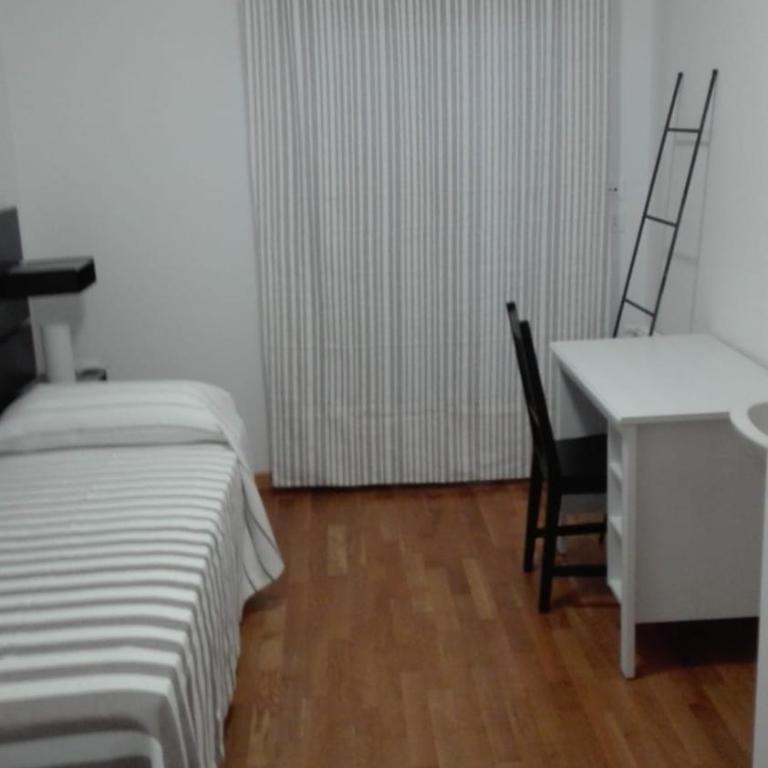 al 106 - Camera Singola Standard con Bagno in Comune - 5