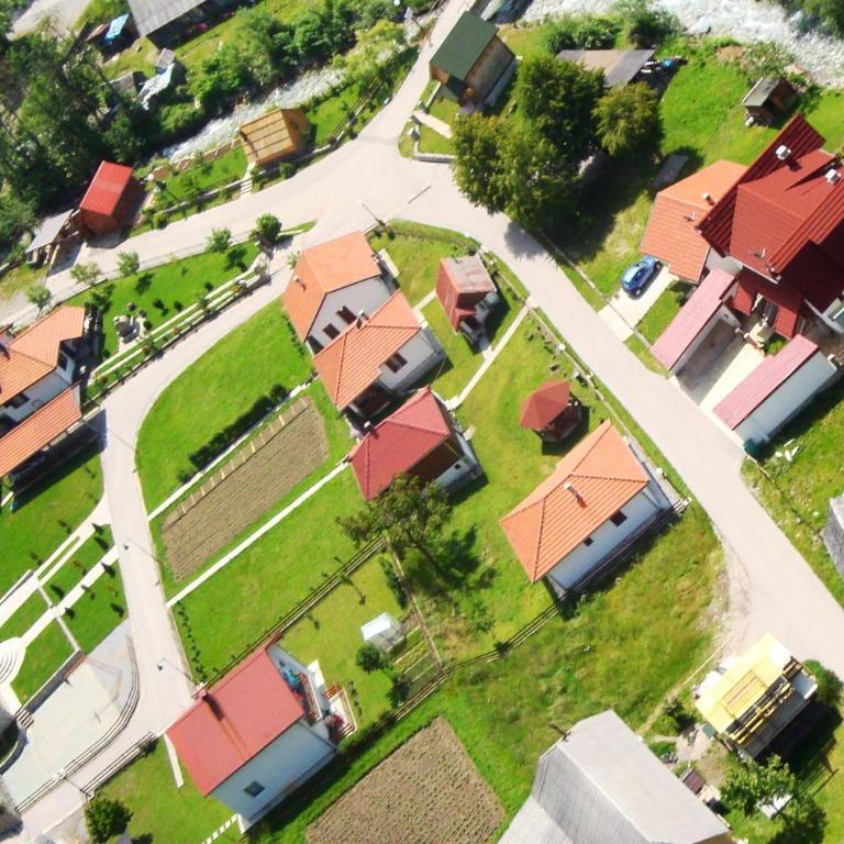 Apartmani LUX - Apartman sa 2 Spavaće Sobe i Terasom - 12